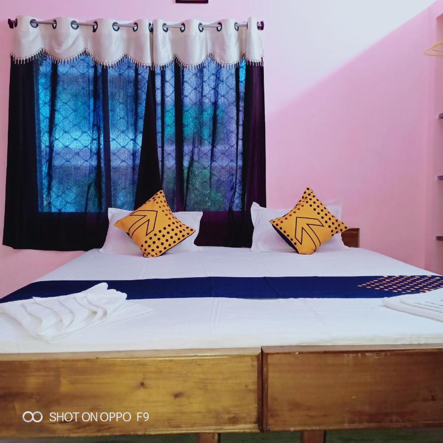 Hotel Gunjan Пури Экстерьер фото