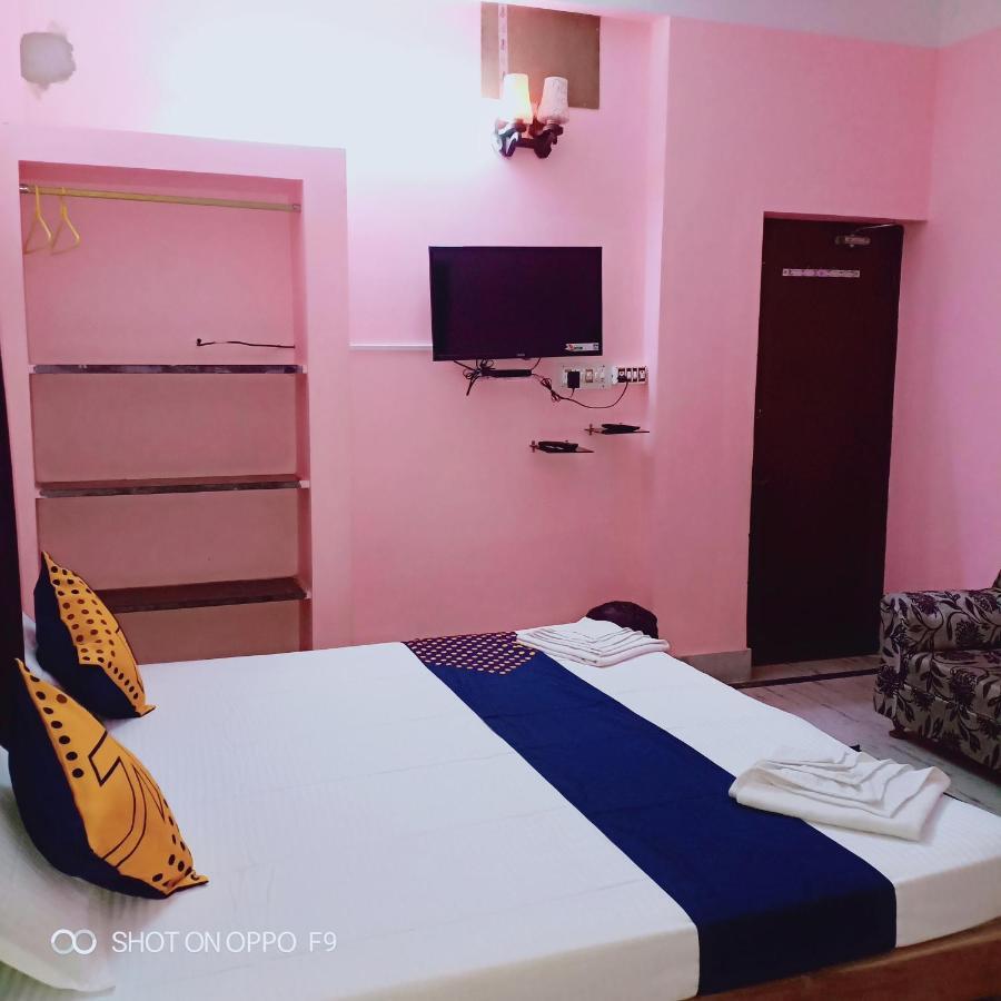 Hotel Gunjan Пури Экстерьер фото